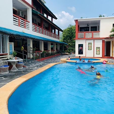 Badladz Staycation Condos Puerto Galera Esterno foto