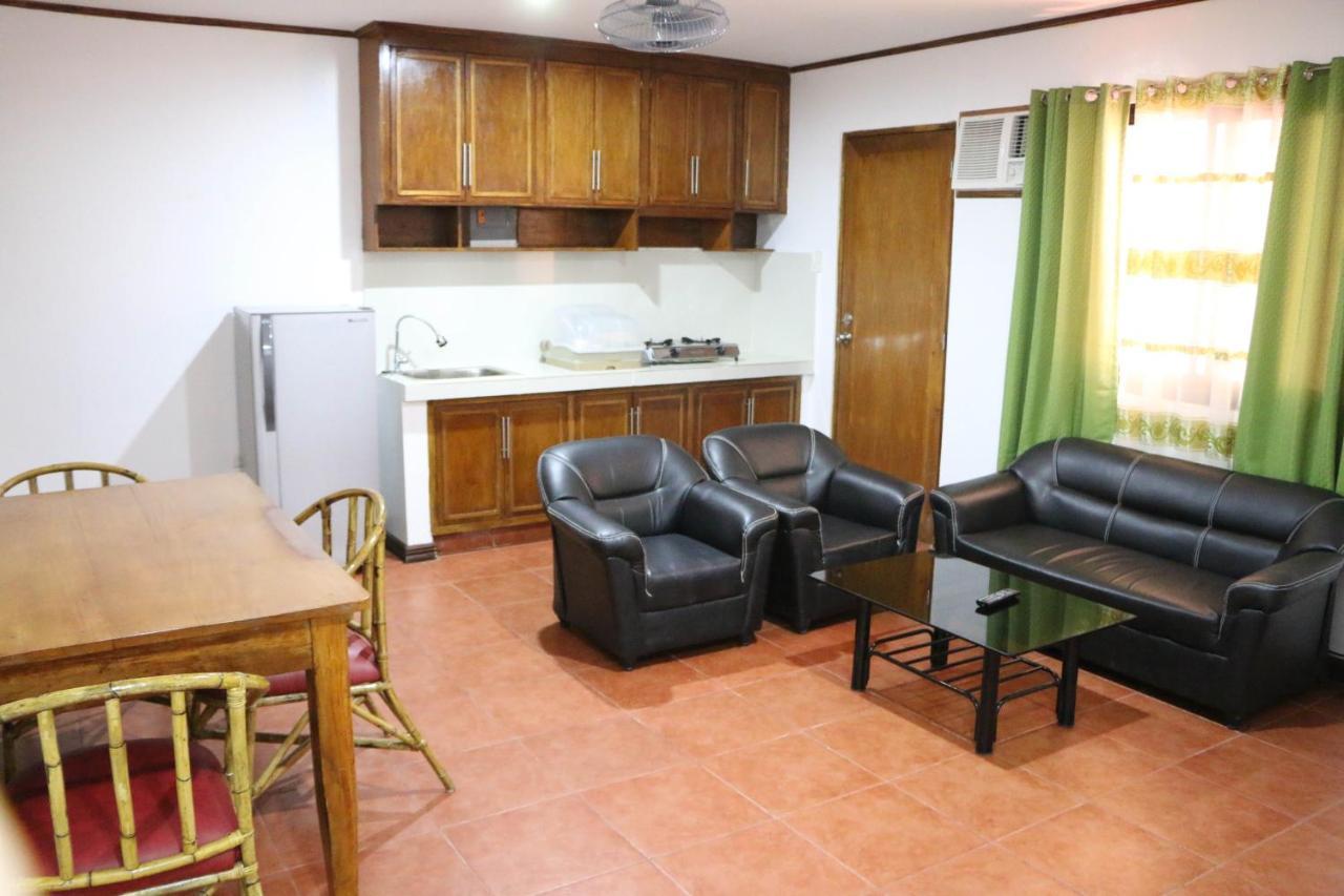 Badladz Staycation Condos Puerto Galera Esterno foto