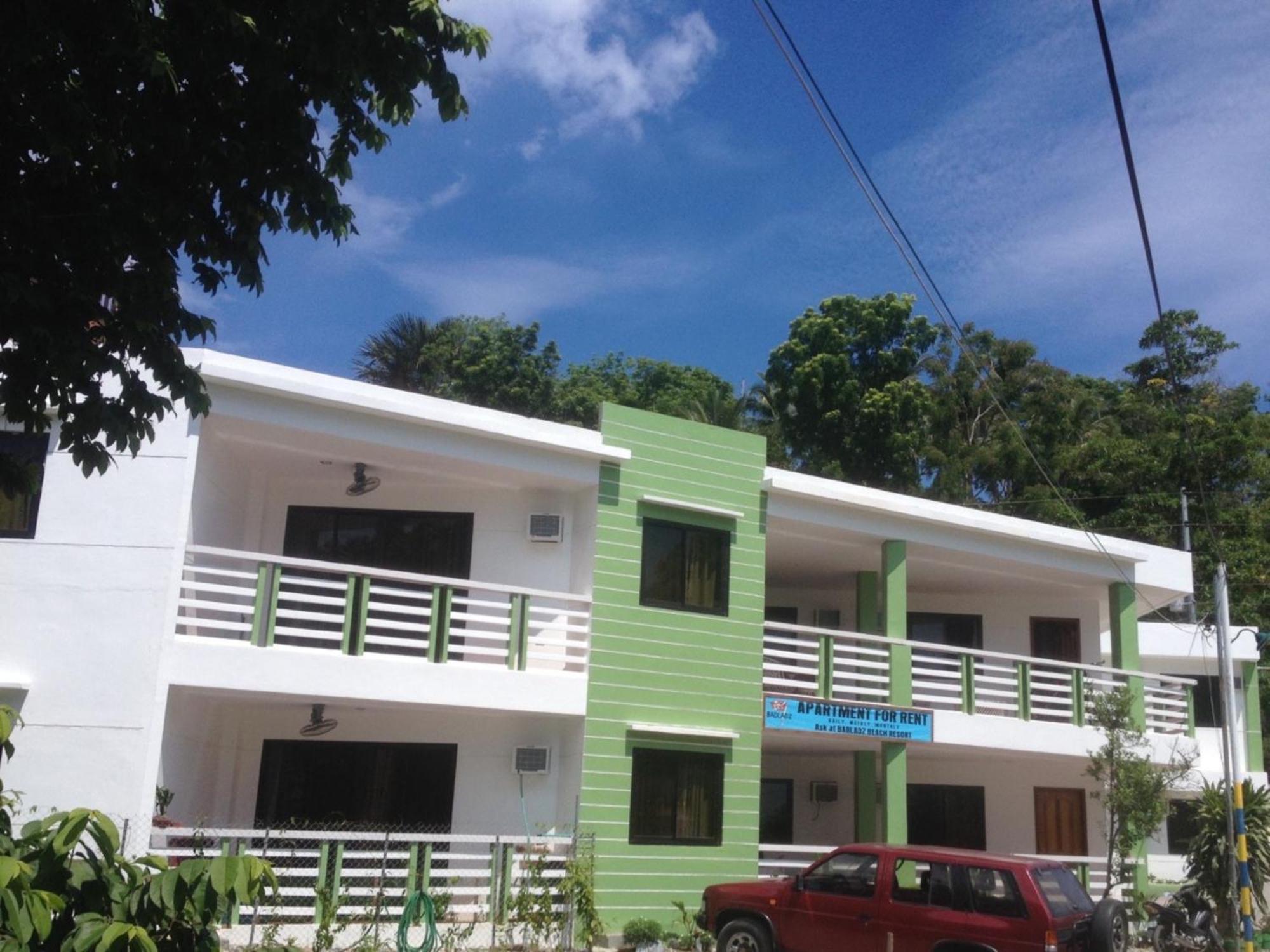 Badladz Staycation Condos Puerto Galera Esterno foto