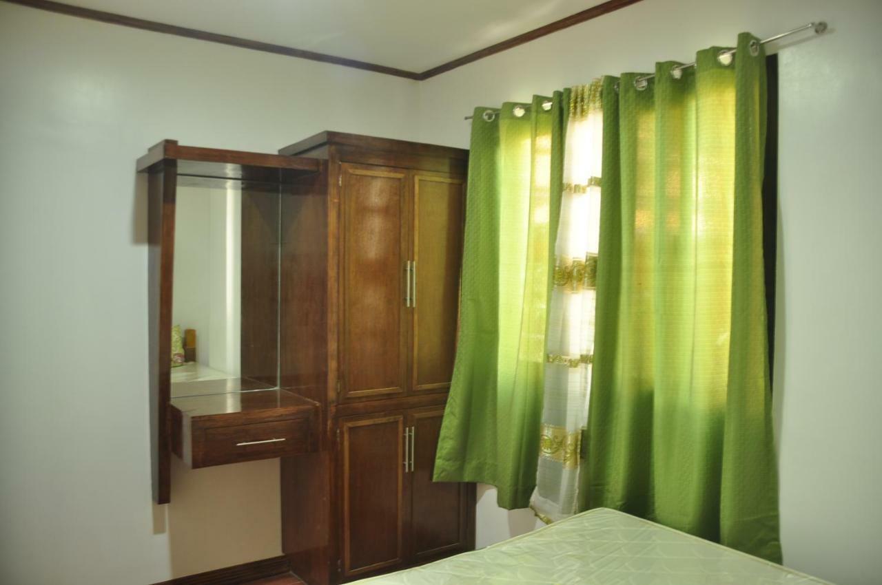Badladz Staycation Condos Puerto Galera Esterno foto