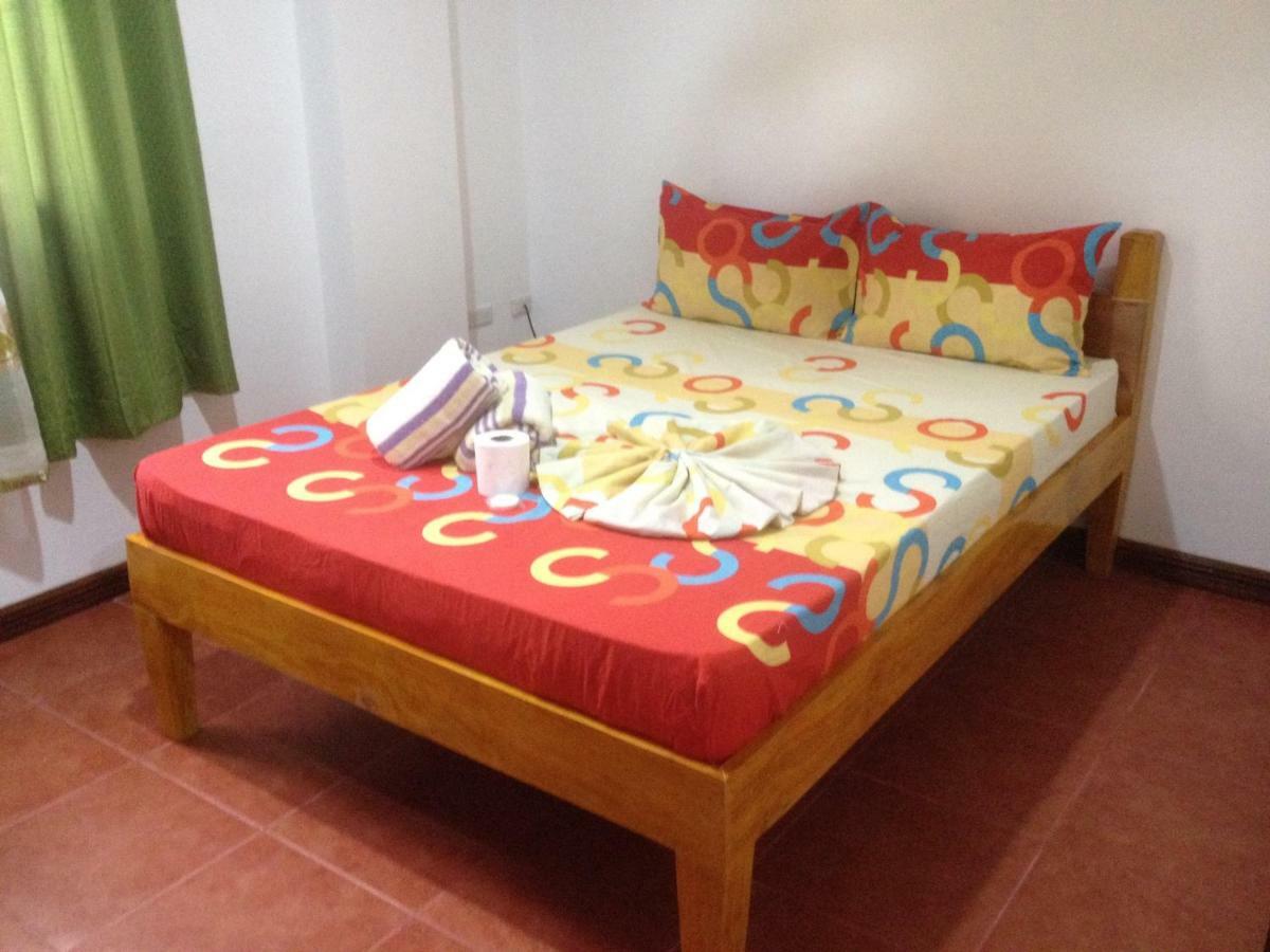Badladz Staycation Condos Puerto Galera Esterno foto
